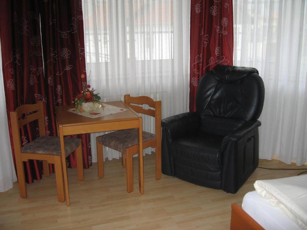Hotel Alt-Holzhausen Bad Pyrmont Room photo